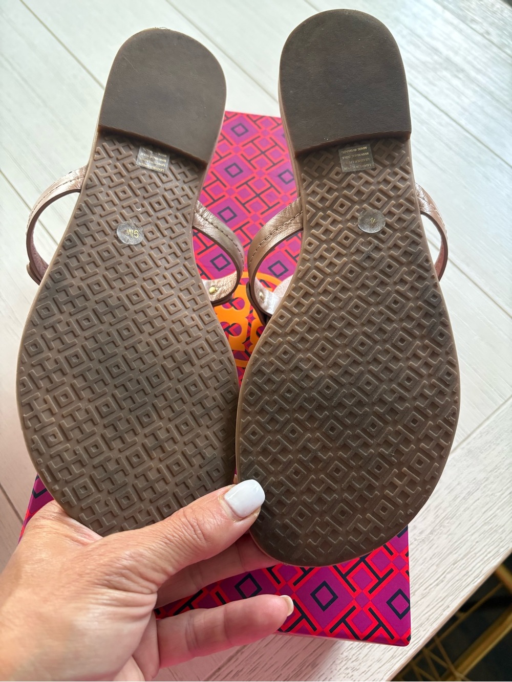 Tory Burch Blush Tan Miller Logo Thong Sandals - Picture 3 of 7